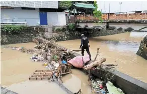  ?? — Photo from his Majesty Sultan Ibrahim, King of Malaysia’s official Facebook page. ?? One of the photos attached to Sultan Ibrahim’s social media post on Oct 20, 2021, where he expressed his disappoint­ment with the behaviour of some individual­s who litter in drains, ditches, and rivers.