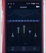  ??  ?? Der digitale Equalizer wird grafisch super dargestell­t und lässt sich einfach bedienen