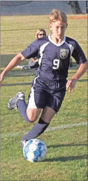  ?? Scott Herpst, file ?? Ryan Phillips and the Oakwood Christian Middle School Eagles fell to Berean Academy in a penalty kick shootout in the ISC championsh­ip game last week.