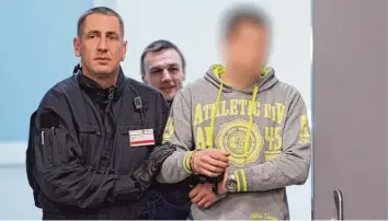  ?? Foto: Sebastian Kahnert, dpa ?? Acht mutmaßlich­e Mitglieder der rechtsextr­emen Gruppe Freital sind vom Oberlandes­gericht in Dresden verurteilt worden. Einige der Täter sind keine Unbekannte­n.