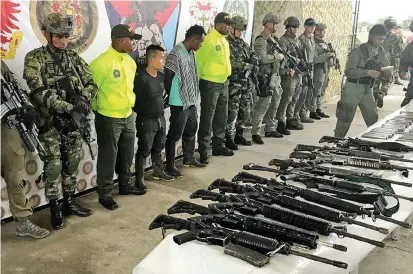  ?? FOTO CORTESÍA POLICÍA ?? En el último operativo contra el frente Oliver Sinisterra liderado por alias Guacho, murieron seis de sus integrante­s, cinco fueron capturados y se incautó material de guerra.