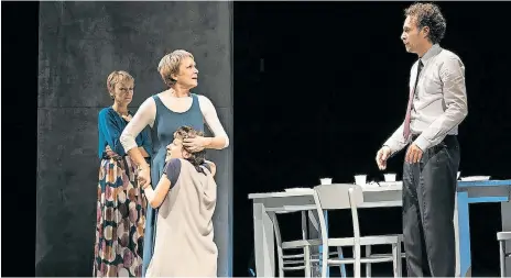  ?? ?? Un'immagine di «Anna dei miracoli»in scena sta sera e domani al Teatro di Locarno.