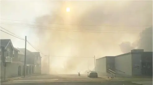  ?? 2 RIVERS REMIX SOCIETY/HELP.2RMX.CA ?? A wildfire tears through the Village of Lytton in British Columbia's interior, prompting an evacuation order.