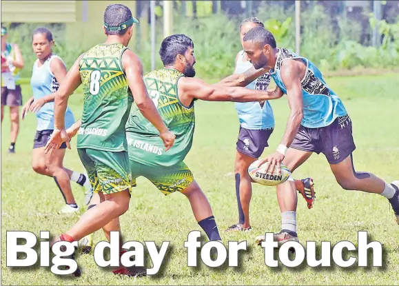  ?? Picture: JONACANI LALAKOBAU ?? Fiji’s Roko Rabici on attack against Cook Islands during the touch rugby mixed competitio­n in Samoa yesterday.