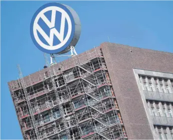  ?? FOTO: DPA ?? Die wirtschaft­lichen Folgen der Manipulati­on für VW werden heftig diskutiert.