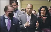  ?? CAROLYN KASTER Associated Press ?? REP. HAKEEM JEFFRIES, center, has the support of departing House Democratic leader Nancy Pelosi.