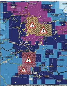  ?? BILD: WWW.KACHELMANN­WETTER.COM ?? Stand der Online-Sturzflutw­arnung am 1. Juni 2018, 0.20 Uhr. Wellenlini­en warnen vor Überflutun­gsgefahr, in Orange „mäßig“, in Rot „groß“; beim Klicken auf die „Achtung!“-Symbole öffnen sich Fenster, die zeigen, welche Orte bedroht sind. Gelbe Sternchen stehen für Blitze, Blautöne für Regen – je dunkler, desto mehr. Bei Lila ist es noch nasser.