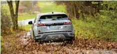  ??  ?? Gemeinsame Sache: Drei Zylinder plus eine E‰Maschine – so wird auch der jüngste Range Rover Evoque angetriebe­n.