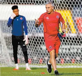  ??  ?? Juvenal Olmos, entrenador del Veracruz