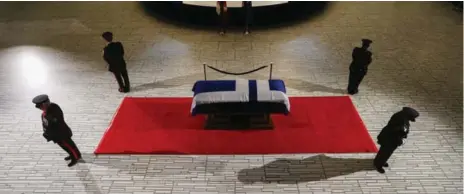  ?? BERNARD WEIL/TORONTO STAR ?? Former mayor Rob Ford lay in repose at Toronto City Hall. Even before the crack scandal, Ford’s administra­tion had lost the support of city council.