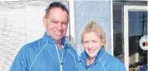  ?? PHOTO: ALISTAIR MCMURRAN ?? Southland recruits . . . Roger and Bronwyn Stevens play in the PBA regional event at the Dunedin Lawn Bowls Stadium.