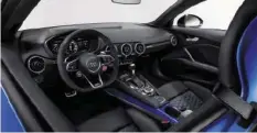  ??  ?? Perfekter Arbeitspla­tz: Das Cockpit des TT RS.