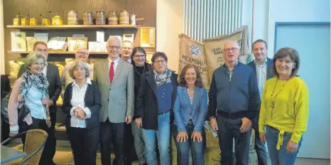  ?? FOTO: BETREUUNGS­VEREIN ST. MARTIN ?? Die Ehrenamtli­chen des Betreuungs­vereins St. Martin besuchen die Kaffee-Rösterei in Kißlegg.