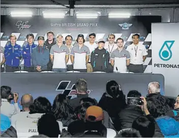  ??  ?? El nuevo Petronas SIC presentado en Silverston­e Morbidelli y Quartararo, los pilotos MotoGP de la nueva escuadra malasia. La parrilla MotoGP 2019 completada a falta del anuncio de la renovación de Rabat y Nakagami y el alta de Abraham