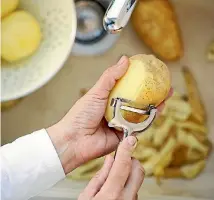  ?? ISTOCK ?? Potato peelings can get stuck and constrict the grinding motion.