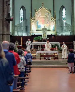  ?? (foto Berti/Sestini) ?? La messa partecipat­a alla Sacra Famiglia