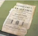  ?? ?? Ejemplar carcomido de un libro de sermones portugués El fuego afectó a este volumen religioso de 1536
Guardar las portadas y tirar el resto era práctica habitual en los años 30