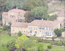  ?? (Courtesy pics) ?? Brat Pitt and his ex-wife Angelina Jolie. (R) Pitt said in court docs that he and Jolie initially purchased the winery in 2008 (pictured in 2008) for US$28.4 million.