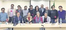  ??  ?? Representa­ntes de la comunidad fílmica del país tras la reunión con la diputada Simey Olvera.