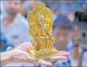  ?? KUNAL PATIL/HT PHOTO ?? The gold Ganpati idol was auctioned by the Lalbaugcha Raja Sarvajanik Ganeshotsa­v Mandal on Thursday.
