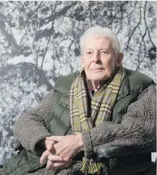  ?? LAM RICHARD ?? Gordon Smith, 98, -in his studio at his home in West Vancouver.