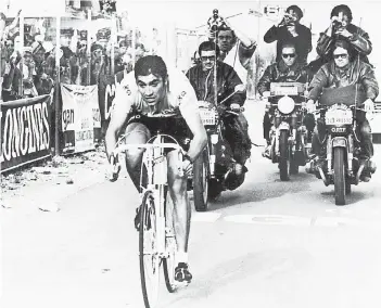 ?? FOTO: DPA ?? Eddy Merckx am 17. Juli 1970 in Bordeaux beim Zeitfahren der 57. Tour de France.