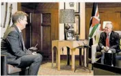  ?? FOTO: PEDERSEN/DPA ?? Robert Habeck (l.), Bundesmini­ster für Wirtschaft und Klimaschut­z, traf auf seiner Jordanien-Reise auch König Abdullah II. bin al-Hussein.