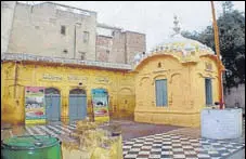  ?? VIDEO GRAB ?? Gurdwara Shahidi Asthan in Lahore is dedicated to Bhai Taru Singh who had made the supreme sacrifice in 1745.