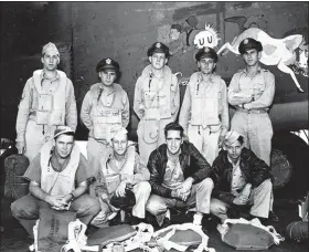  ?? PHOTO COURTESY OF THE DEFENSE POW/MIA ACCOUNTING AGENCY ?? U.S. Army Air Forces Staff Sgt. Carl M. Shaffer, 22, of Pottstown, top left, with the crew of the Galloping Gus.