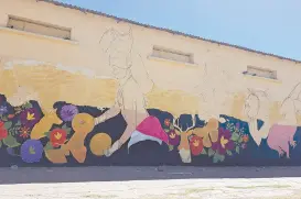  ?? ?? l Un avance del 40% tiene el mural en honor a la etnia Yaqui que están pintando en unos viejos almacenes.
