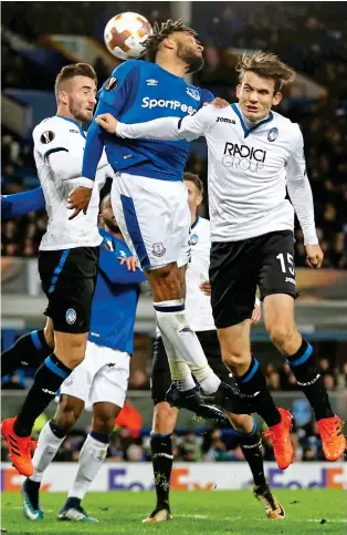  ?? REUTERS ?? Double act: Cristante (left) nods his second goal of the game