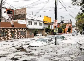  ??  ?? Las inundacion­es, principalm­ente en Venustiano Carranza.