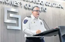  ??  ?? El comisionad­o Alberto Capella informó que el predio donde se localizaro­n los camiones oficiales hurtados se encuentra bajo custodia.