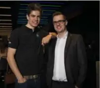  ?? FOTO SIMON MOUTON ?? Nick Nuyens (rechts) ovre Wout van Aert: “Ik begrijp dat hij bezorgd is over zijn toekomst, maar ik wil hem ook niets wijsmaken dat ik niet kan waarmaken. Dan zwijg je beter.”