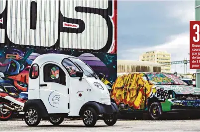  ?? (ENUU) ?? Pesant moins de 200 kilos, la voiture électrique d’Enuu fonctionne comme un scooter, avec frein à main, essuie-glace, marche arrière et clignotant­s. L’entreprise prévoit de déployer jusqu’à 60 voitures au centre-ville de Bienne, explique Yoann...