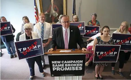  ?? MATT STONE / HERALD STAFF ?? PREPARATIO­NS: Ray Buckley, chairman of the New Hampshire Democratic Party, speaks during a Tuesday press conference in Concord, N.H.