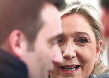  ?? GABRIEL BOUYS AGENCE FRANCE-PRESSE ?? Plusieurs ténors du Front national n’hésitent pas à mettre ouvertemen­t en cause la stratégie inspirée par le bras droit de Marine Le Pen, Florian Philippot, pour expliquer l’échec de la candidate frontiste.