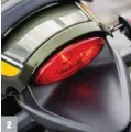  ??  ?? 1. La Z 900 RS dans sa livrée 2020 : ni plus ni moins que les coloris de la Z 900 de 1974. 2. Le feu arrière reprend le design des éléments des années 70.
3. Le phare à Leds est très efficace. Un vrai progrès par rapport aux années 70.