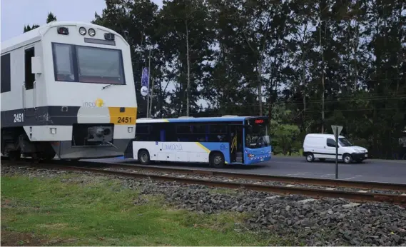  ?? JORGE NAVARRO/ARCHIVO ?? La intención del MOPT es modernizar el transporte público de buses y crear un sistema intermodal.