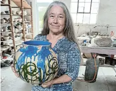  ?? Picture: SUPPLIED ?? STUNNING PIECES: Mandy Qomoyi will be showcasing her pottery at the Ann Bryant Art Gallery on Friday March 8.