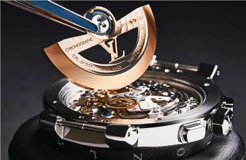 Louis Vuitton : Tambour Slim Vivienne Jumping Hours Collection 