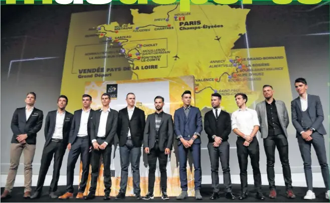  ??  ?? ESTRELLAS. Demare, Pinot, Calmejane, Barguil, Froome, Bouhanni, Gesbert, Cavendish, Yates, Petit y Bardet, ayer en el Palacio de Congresos de París.