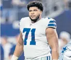  ?? ?? Contrato. Collins llegó en 2015 a los Cowboys como agente libre. En 2019 firmó su última renovación de contrato por cinco años.