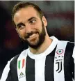  ?? (Ansa) ?? Bomber Sotto, Mauro Icardi, 25 anni, 107 reti con l’inter Sopra, Gonzalo Higuain, 31 anni, 55 gol con la Juve