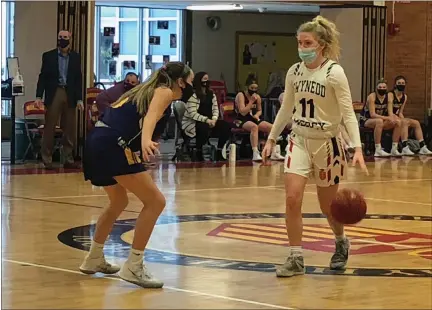  ?? ANDREW ROBINSON/MEDIANEWS GROUP ?? Gwynedd Mercy Academy’s Kaylie Griffin dribbles against Mount Saint Joseph’s Lauren Hoffman on Saturday.