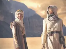  ??  ?? ► Michelle Yeoh y Sonequa Martin-Green en Star Trek: Discovery. Foto: Netflix