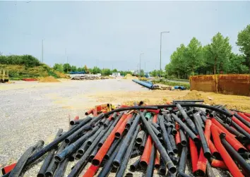  ?? Foto: Bernd Hohlen ?? Der Innovation­spark wird jetzt noch besser erschlosse­n. Leitungen werden verlegt, neue Straßen kommen.