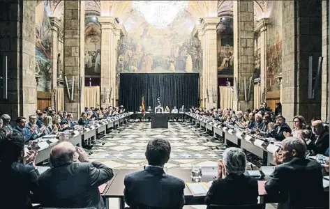  ?? XAVIER CERVERA ?? El Palau de la Generalita­t acogió ayer la constituci­ón del nuevo organismo en un acto con amplia presencia del mundo local