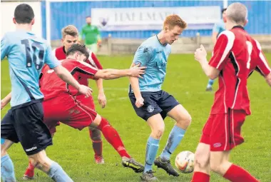  ?? Paul Watson ?? New Runcorn Town signing Joe Kearns in the thick of the action against Squires Gate.