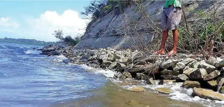  ?? . Photo: Twitter ?? Coastal erosion in Nakorolevu village in Namara, Tailevu